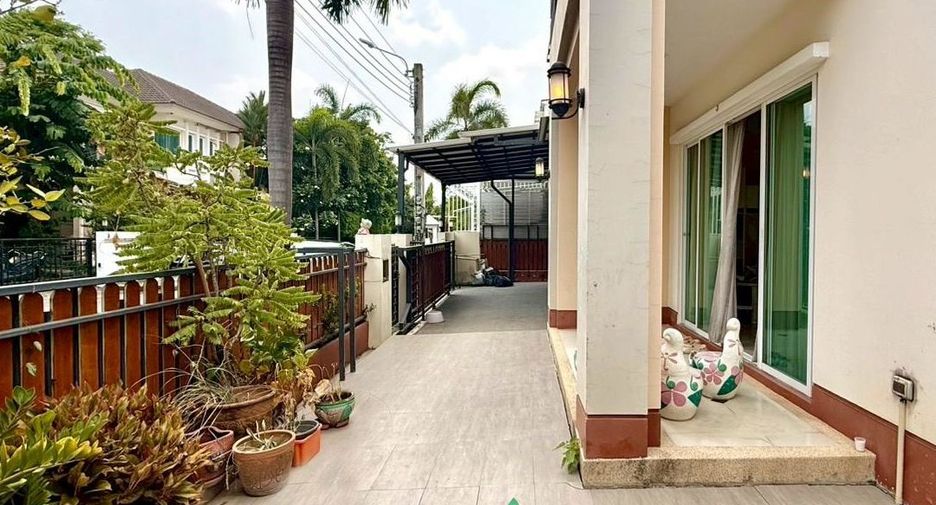 For sale 3 bedrooms house in Khan Na Yao, Bangkok