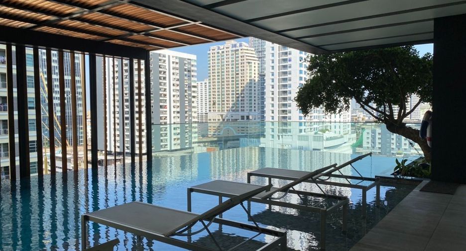 Wohnung zur Miete mit 2 Zimmer in Pathum Wan, Bangkok