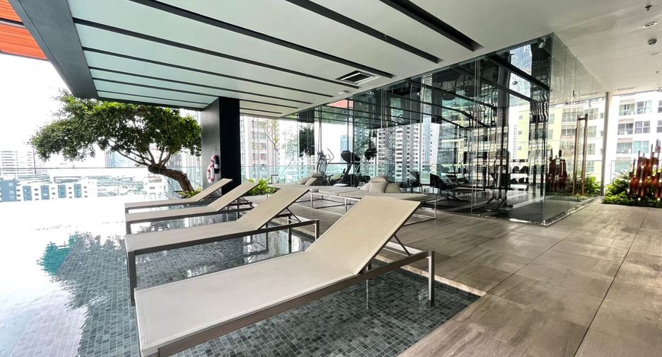 Wohnung zur Miete mit 2 Zimmer in Pathum Wan, Bangkok