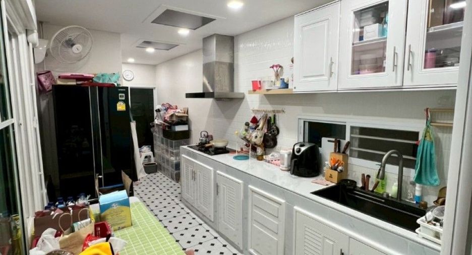 For sale 3 bedrooms house in Khlong Luang, Pathum Thani