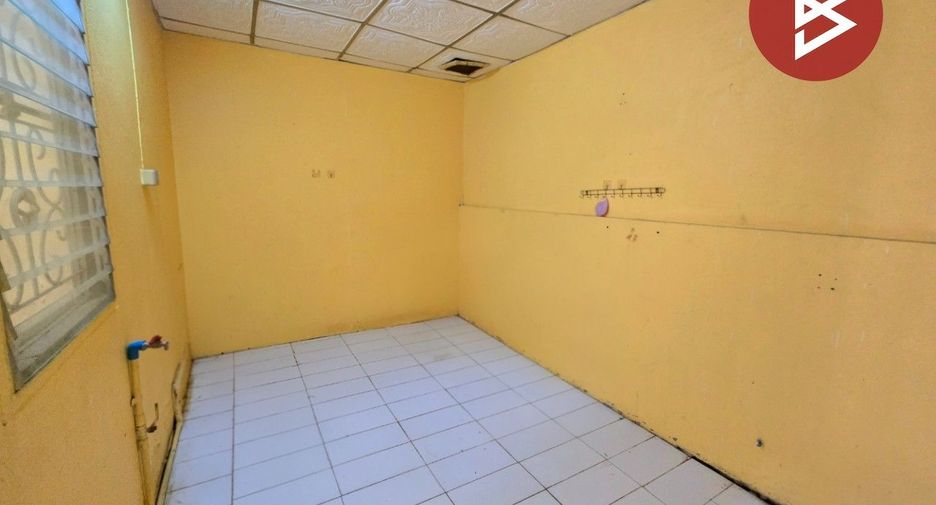 For sale 4 bedrooms townhouse in Phra Samut Chedi, Samut Prakan