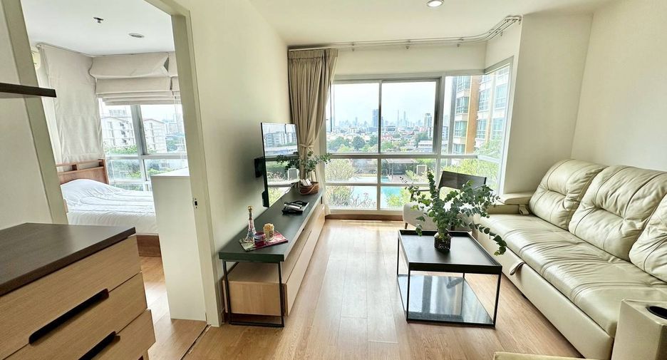 For rent 2 bedrooms condo in Phaya Thai, Bangkok