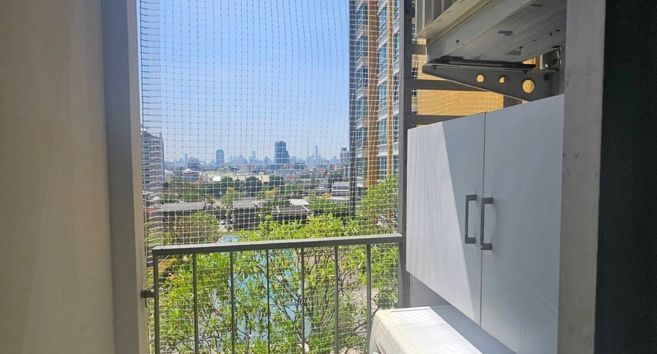 For rent 2 bedrooms condo in Phaya Thai, Bangkok