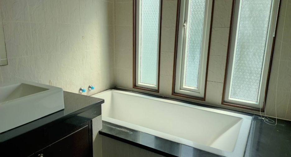 For sale 2 bedrooms villa in Bang Lamung, Chonburi