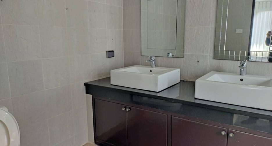 For sale 2 bedrooms villa in Bang Lamung, Chonburi