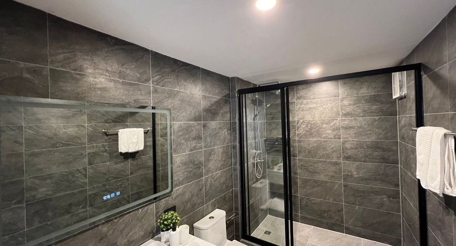 For rent 3 bedrooms condo in Watthana, Bangkok