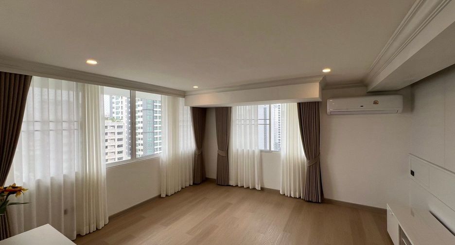 For rent 3 bedrooms condo in Watthana, Bangkok