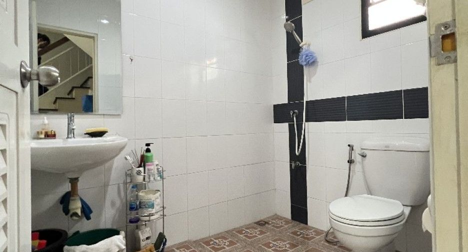 For sale 5 bedrooms house in Lat Krabang, Bangkok