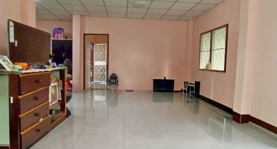 For sale 4 bedrooms house in Lam Luk Ka, Pathum Thani