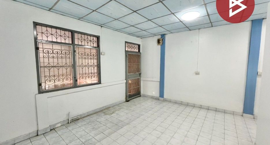 For sale 1 bed townhouse in Mueang Samut Prakan, Samut Prakan
