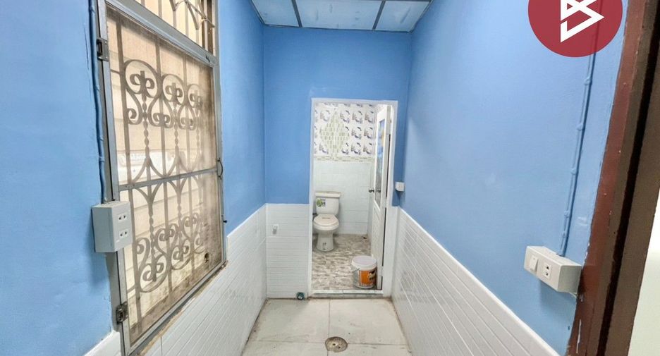 For sale 1 bed townhouse in Mueang Samut Prakan, Samut Prakan
