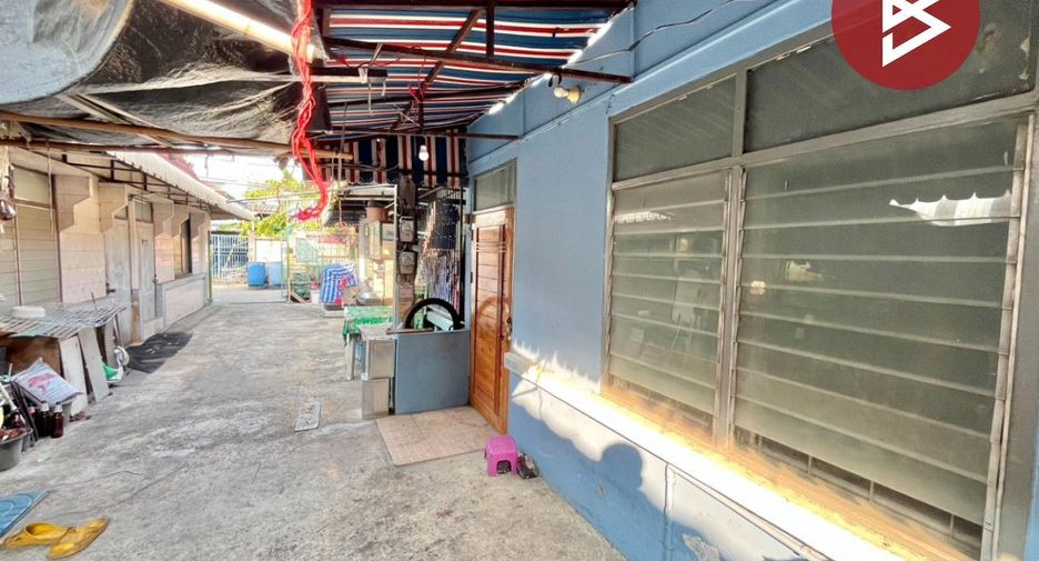 For sale 1 bed townhouse in Mueang Samut Prakan, Samut Prakan