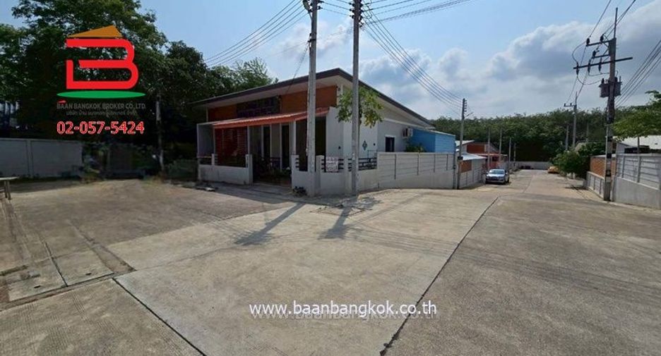 For sale 2 bedrooms townhouse in Pluak Daeng, Rayong