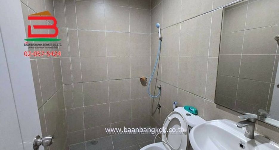 For sale 2 bedrooms townhouse in Pluak Daeng, Rayong