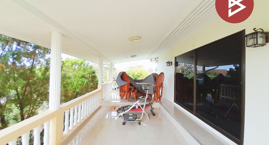 For sale 4 bedrooms house in Sattahip, Chonburi