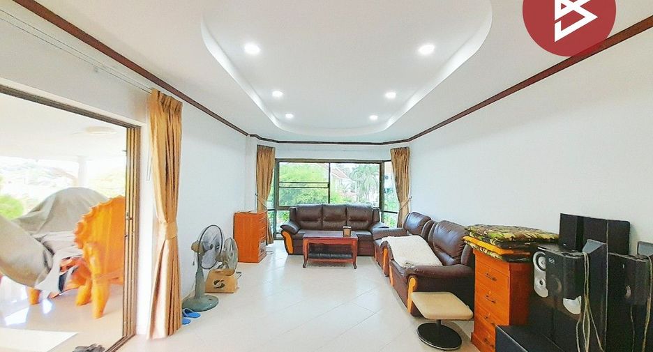 For sale 4 bedrooms house in Sattahip, Chonburi