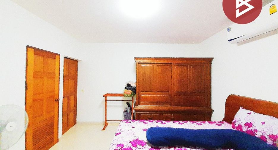For sale 4 bedrooms house in Sattahip, Chonburi