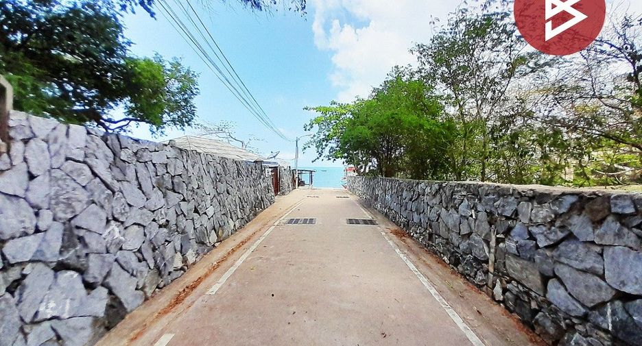 For sale 4 bedrooms house in Sattahip, Chonburi