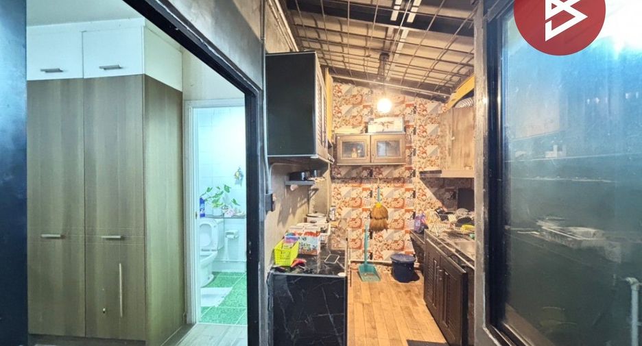 For sale 3 ベッドルーム townhouse in Saphan Sung, Bangkok