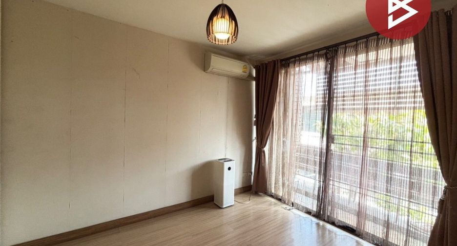 For sale 3 ベッドルーム townhouse in Saphan Sung, Bangkok