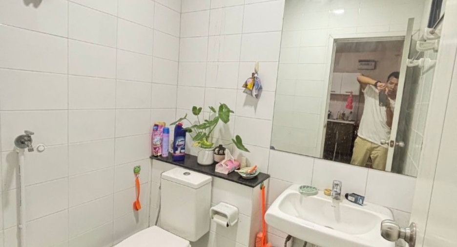 For sale 3 ベッドルーム townhouse in Saphan Sung, Bangkok
