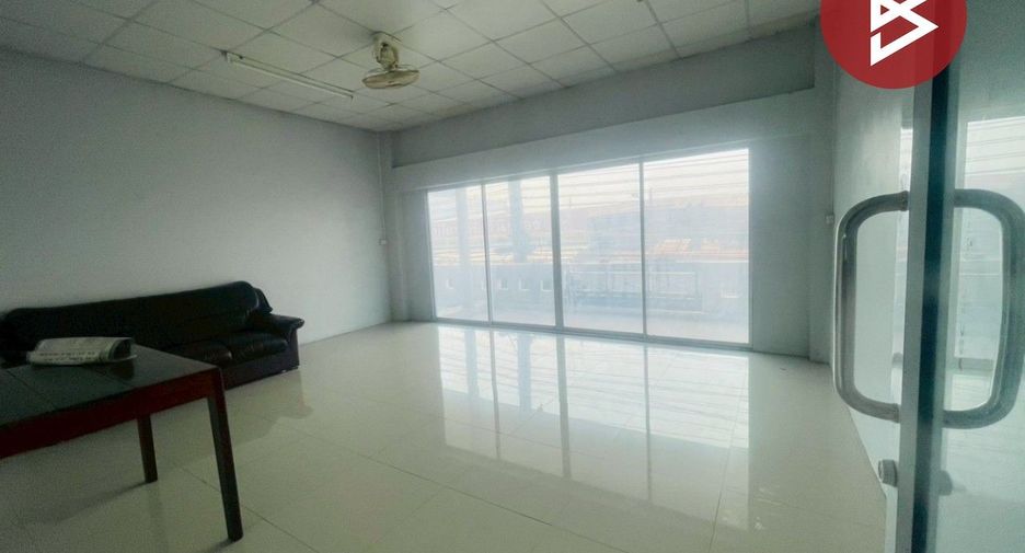 For sale 4 bedrooms retail Space in Khanu Woralaksaburi, Kamphaeng Phet