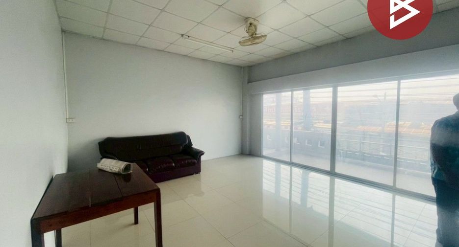 For sale 4 bedrooms retail Space in Khanu Woralaksaburi, Kamphaeng Phet