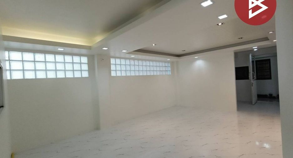 For rent and for sale 4 bedrooms retail Space in Chom Thong, Bangkok