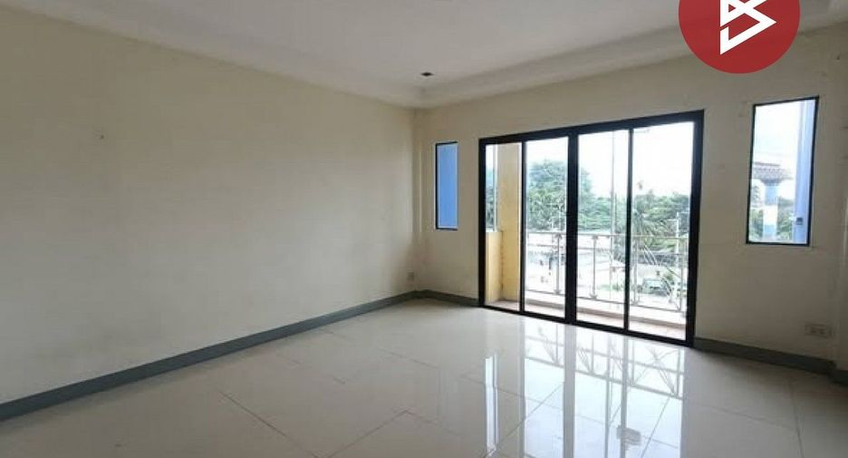 For rent and for sale 4 bedrooms retail Space in Chom Thong, Bangkok