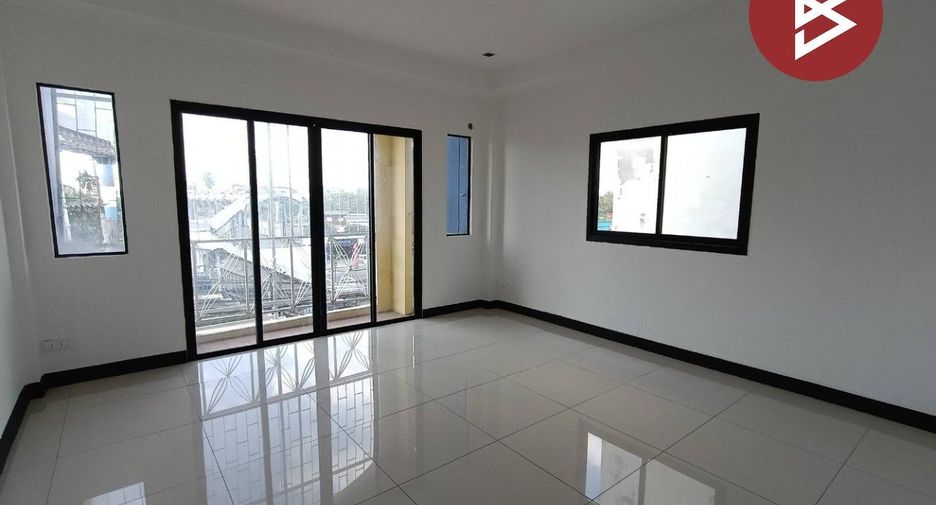 For rent and for sale 4 bedrooms retail Space in Chom Thong, Bangkok