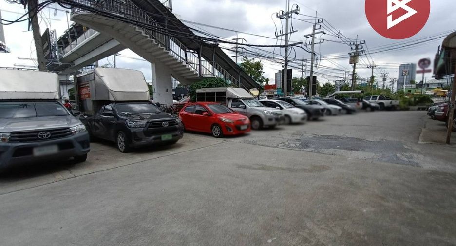 For rent and for sale 4 bedrooms retail Space in Chom Thong, Bangkok