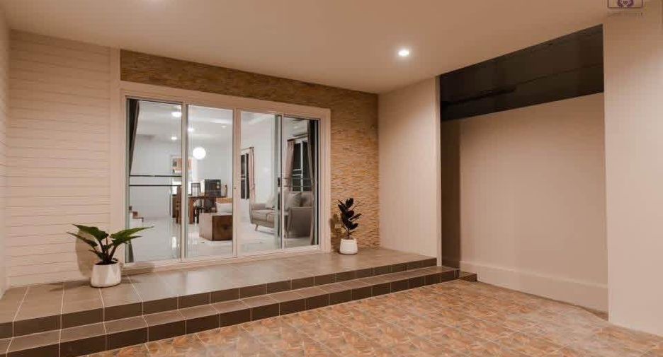 Haus zur Miete mit 3 Zimmer in Mueang Chiang Mai, Chiang Mai