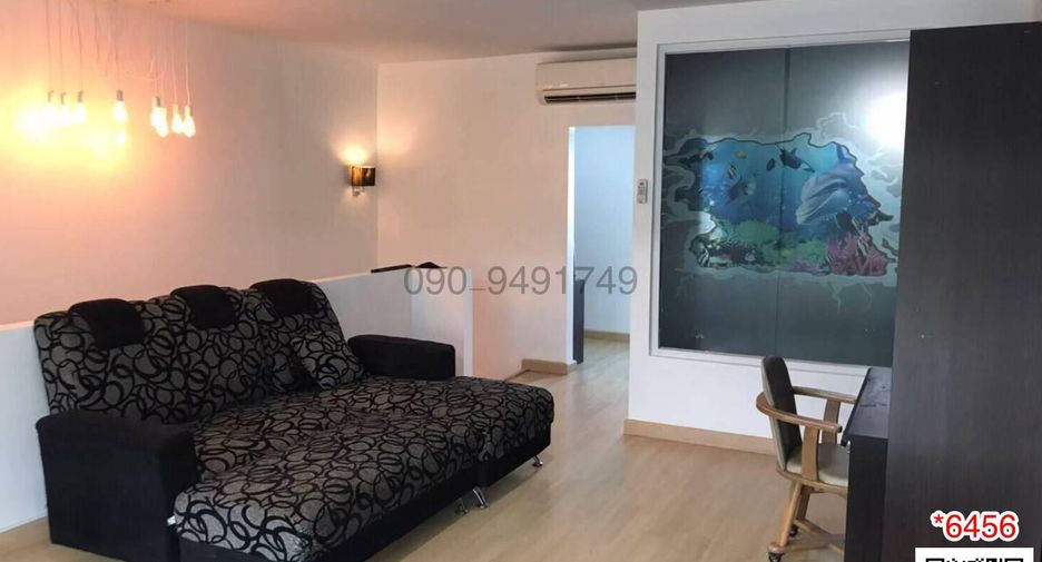 For rent 3 bedrooms townhouse in Lat Phrao, Bangkok