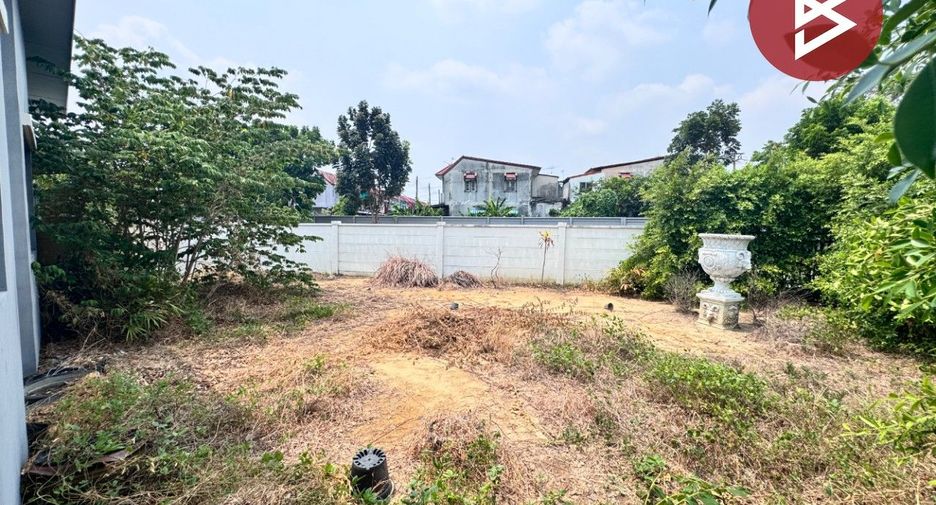 Casa adosada en venta de 2 habitaciones en Sam Khok, Pathum Thani