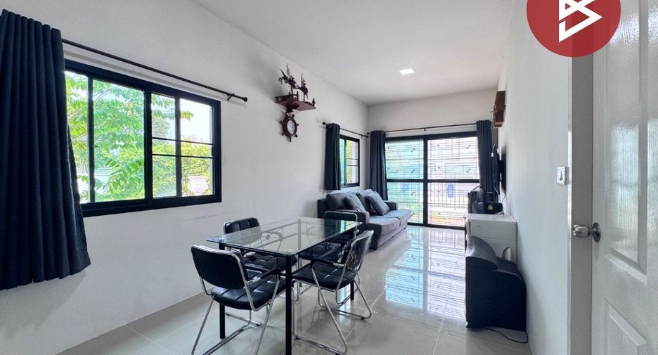 Casa adosada en venta de 2 habitaciones en Sam Khok, Pathum Thani