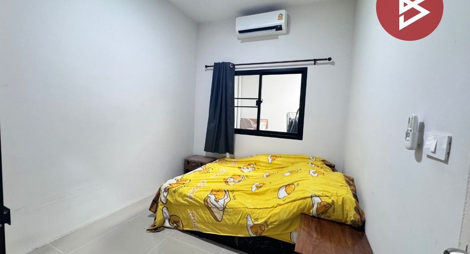 Casa adosada en venta de 2 habitaciones en Sam Khok, Pathum Thani