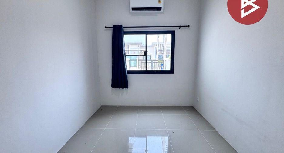 Casa adosada en venta de 2 habitaciones en Sam Khok, Pathum Thani