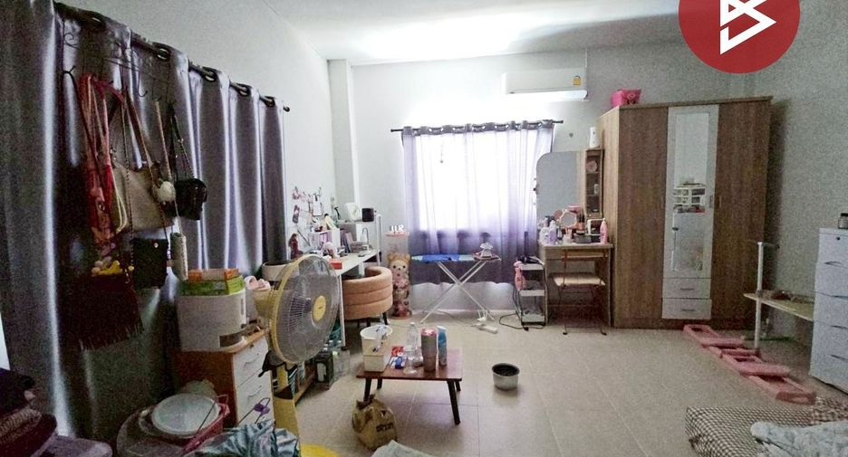 À vendre 4 chambres local commercial à Mueang Chon Buri, Chonburi