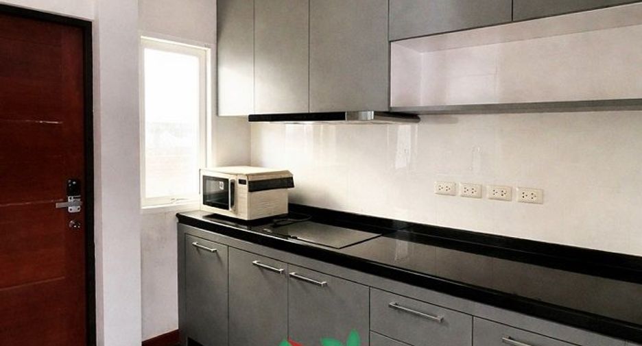 For sale 4 bedrooms house in Lat Phrao, Bangkok