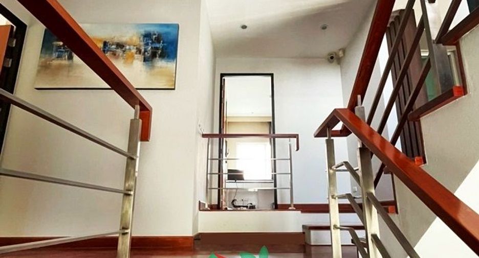 For sale 4 bedrooms house in Lat Phrao, Bangkok