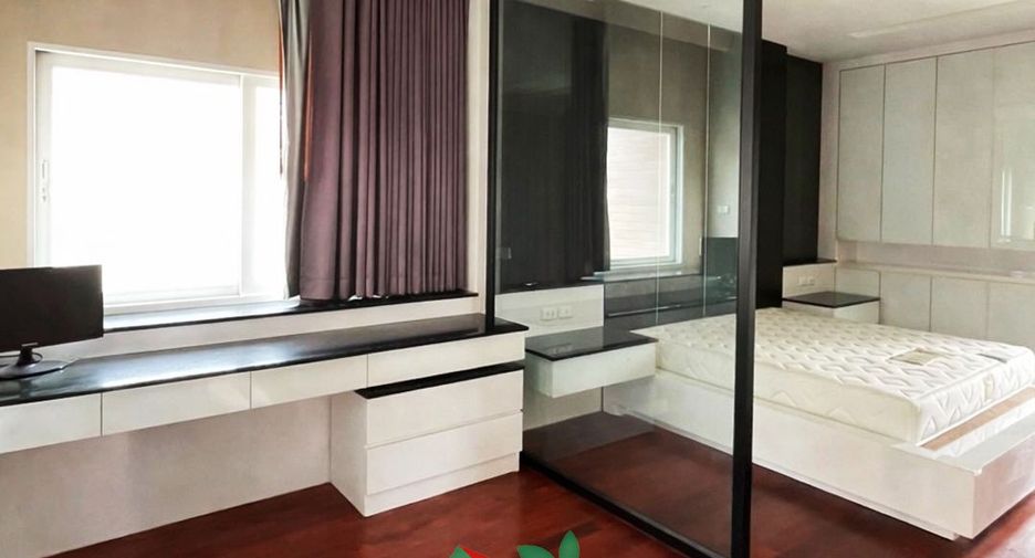For sale 4 bedrooms house in Lat Phrao, Bangkok