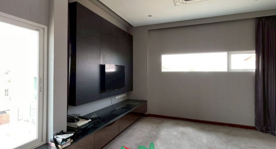 For sale 4 bedrooms house in Lat Phrao, Bangkok