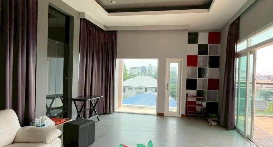 For sale 4 bedrooms house in Lat Phrao, Bangkok