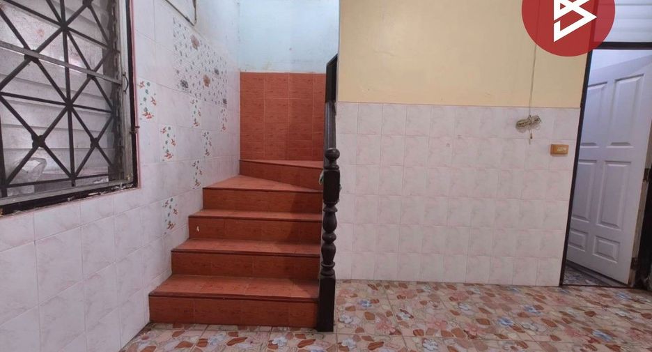 À vendre 2 chambres maison de ville à Phra Samut Chedi, Samut Prakan