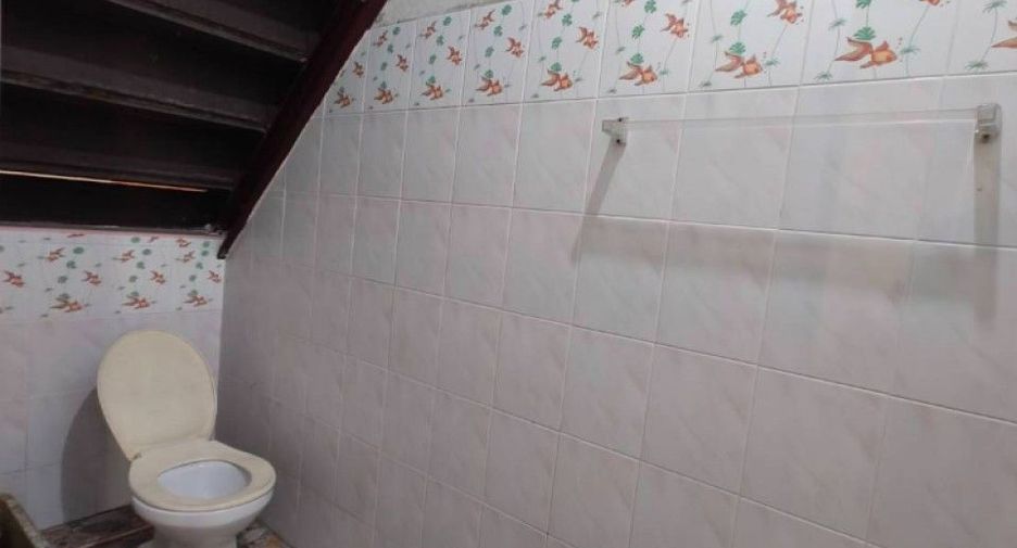 À vendre 2 chambres maison de ville à Phra Samut Chedi, Samut Prakan