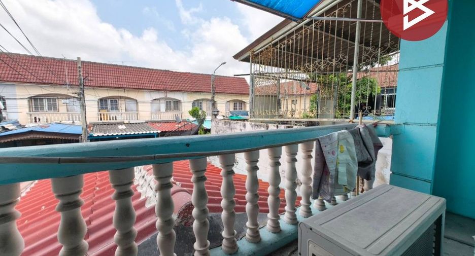 À vendre 2 chambres maison de ville à Phra Samut Chedi, Samut Prakan