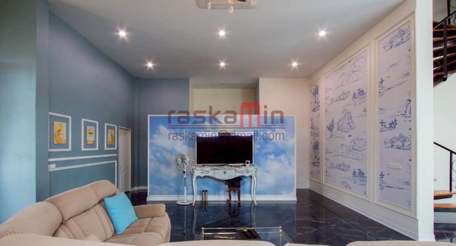 For rent 6 bedrooms villa in Bang Lamung, Chonburi