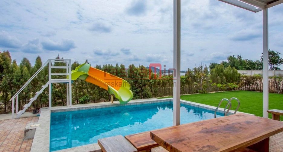 For rent 6 bedrooms villa in Bang Lamung, Chonburi
