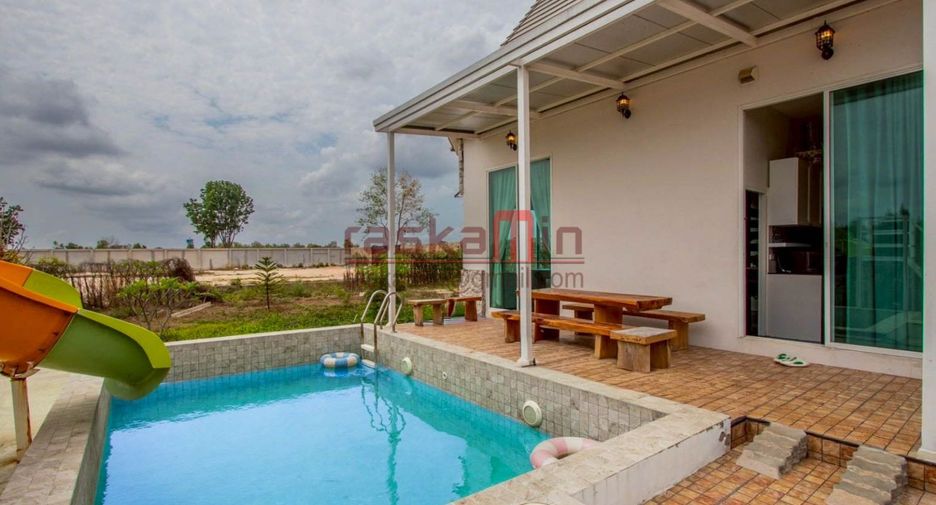 For rent 6 bedrooms villa in Bang Lamung, Chonburi
