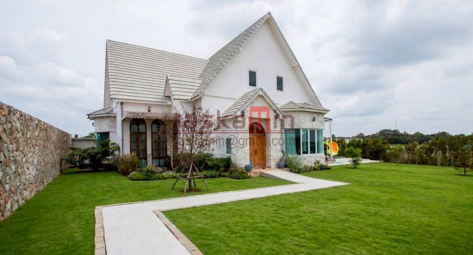 For rent 6 bedrooms villa in Bang Lamung, Chonburi